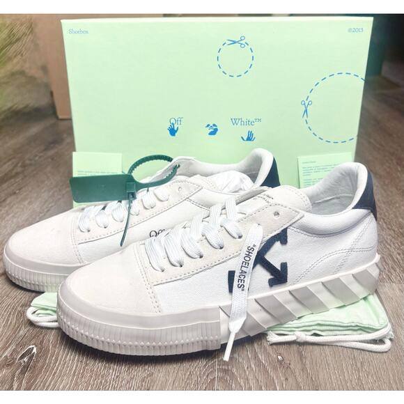 Off-White Shoes - NIB - Off-White Low Top Vulcanized Sneakers - Blk/Wht EU 40